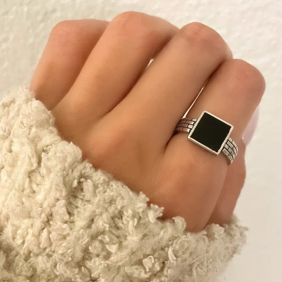 925 Sterling Silver Dainty Black Square Ring Minimalist Stackable Ring - Picture 1 of 6